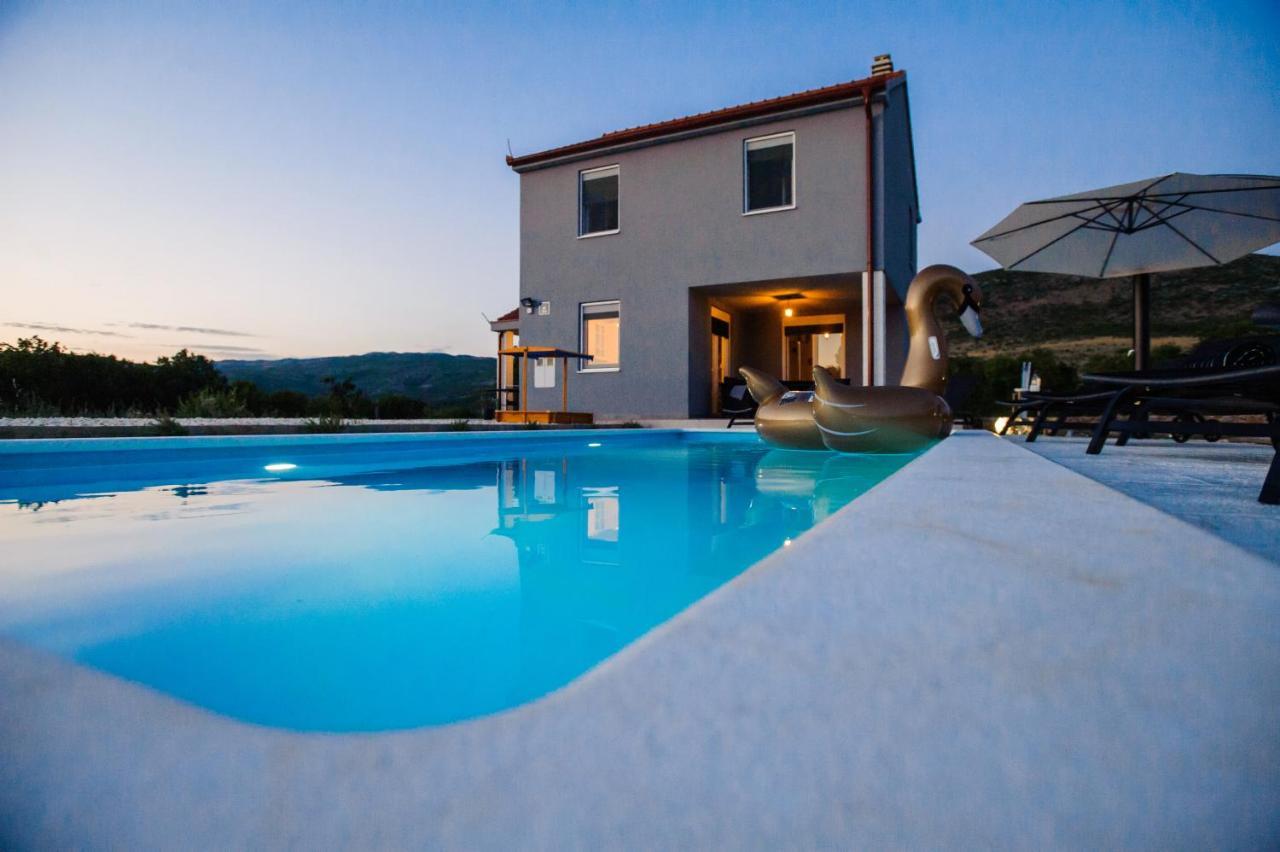 Family Dream House Ruzic Exterior foto